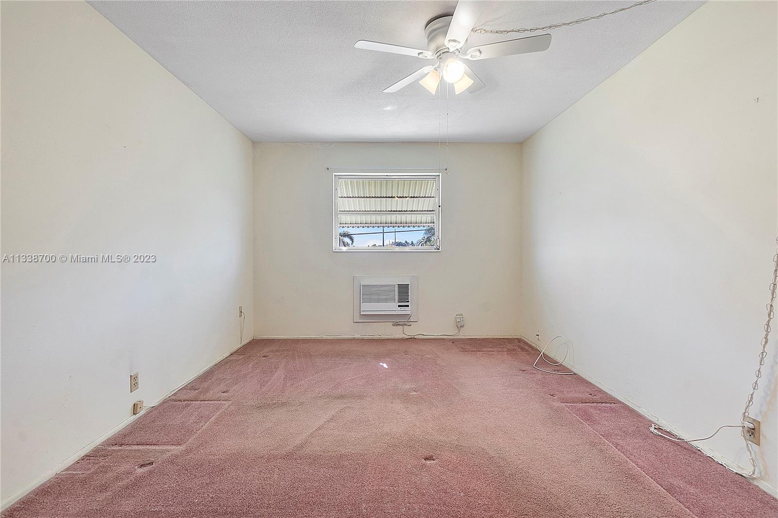 1450 E Sample Rd # 209