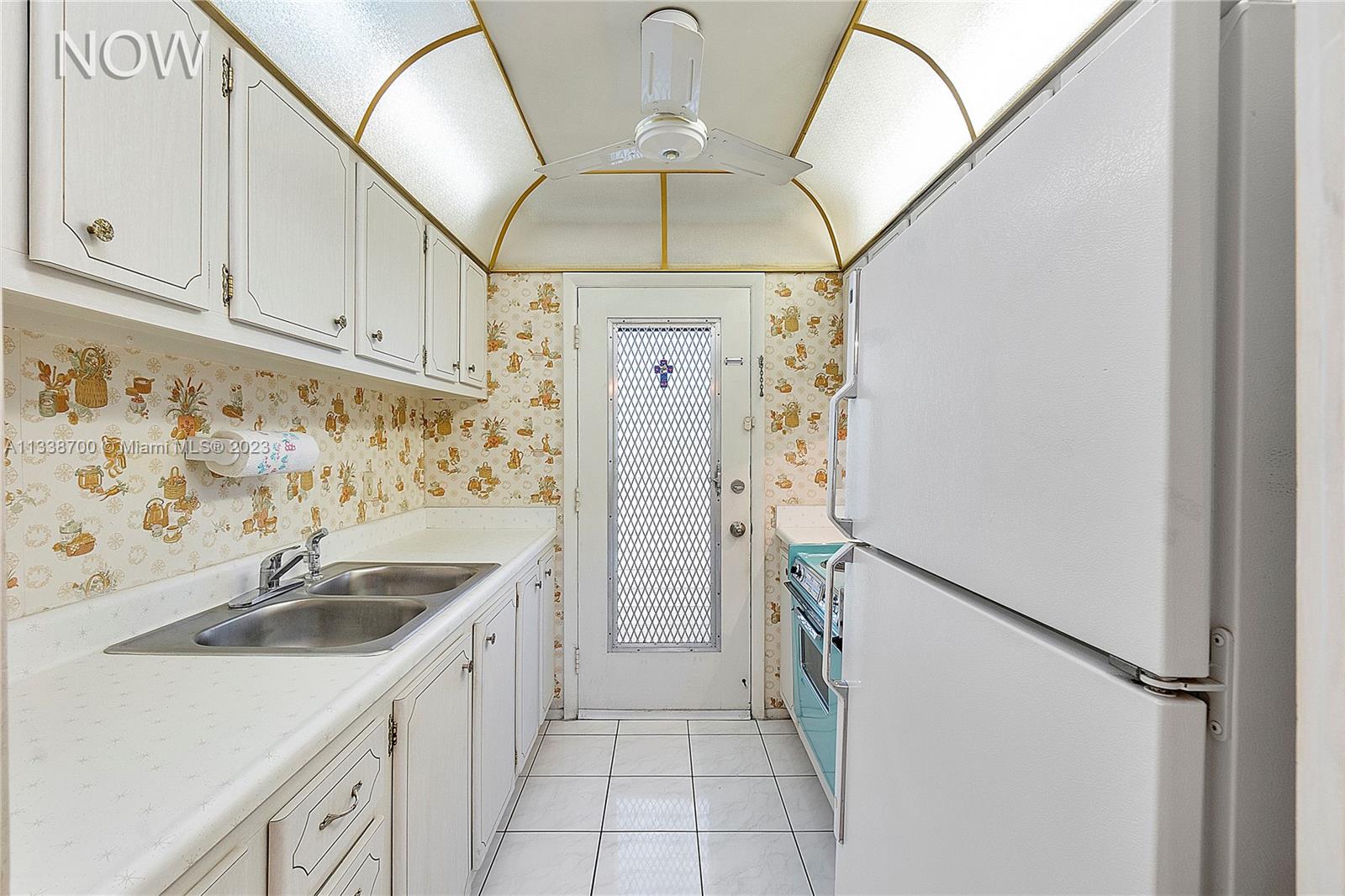 1450 E Sample Rd # 209