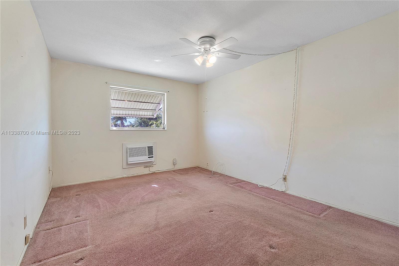 1450 E Sample Rd # 209