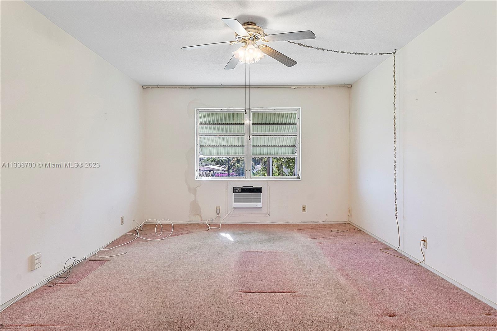 1450 E Sample Rd # 209