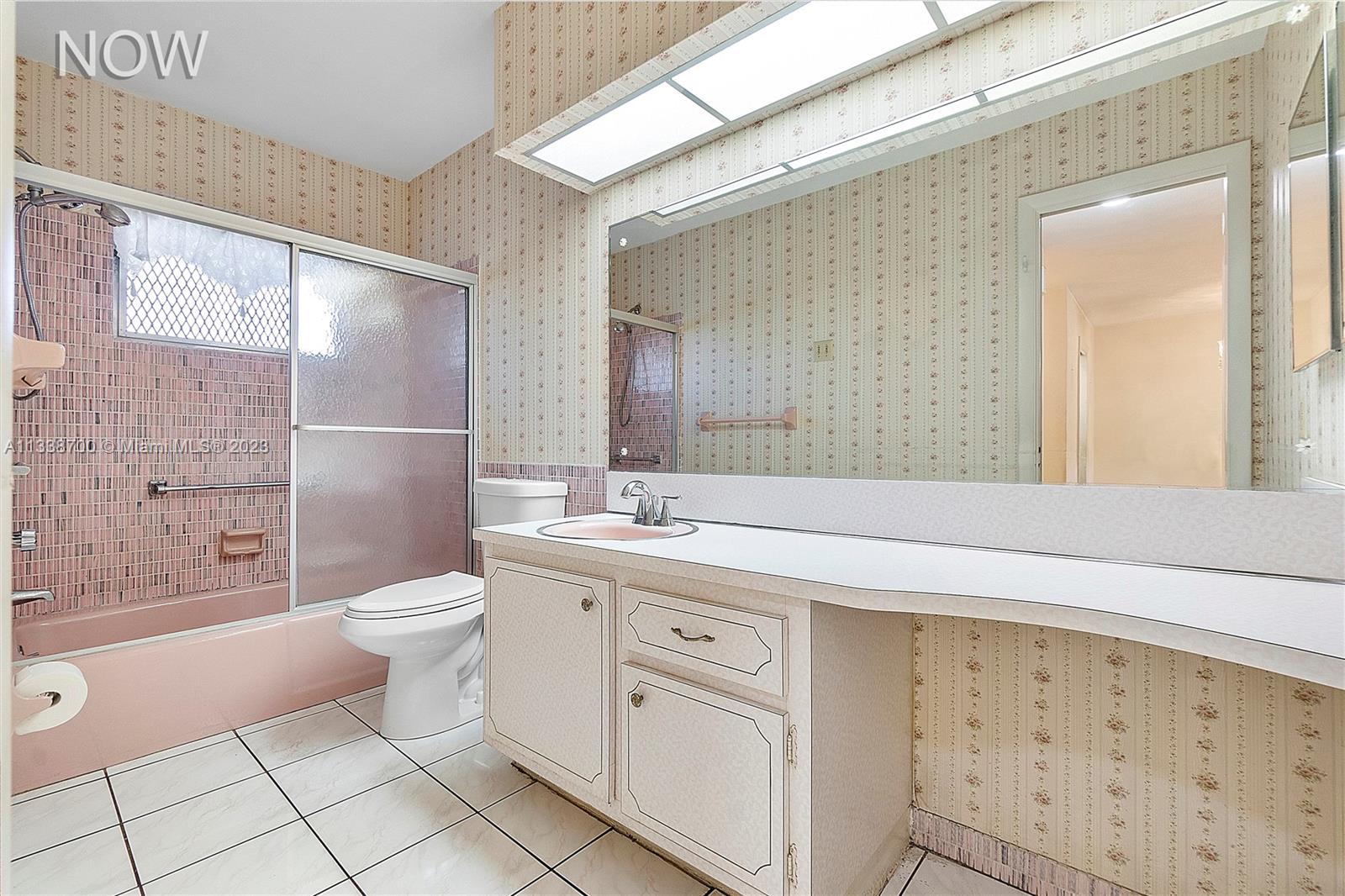 1450 E Sample Rd # 209