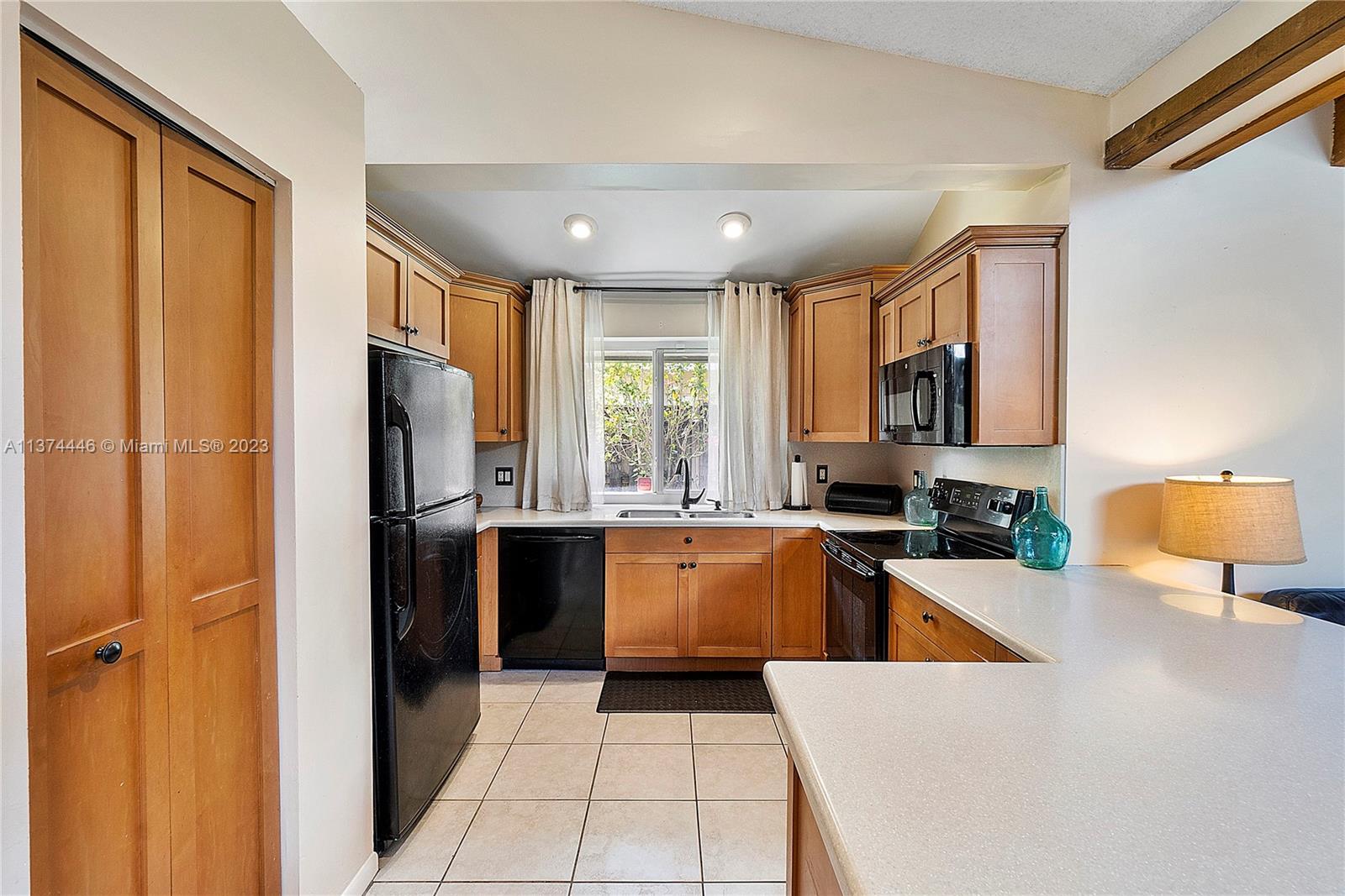 7175 NW 48th Ct