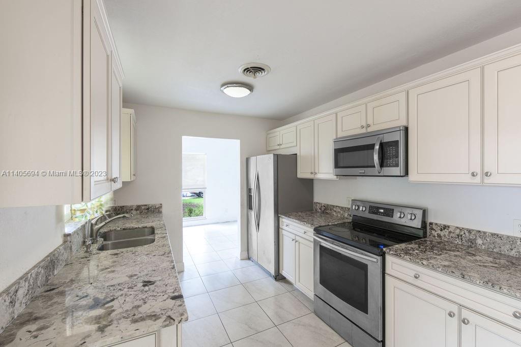 250 SW Airoso Blvd, Port St. Lucie