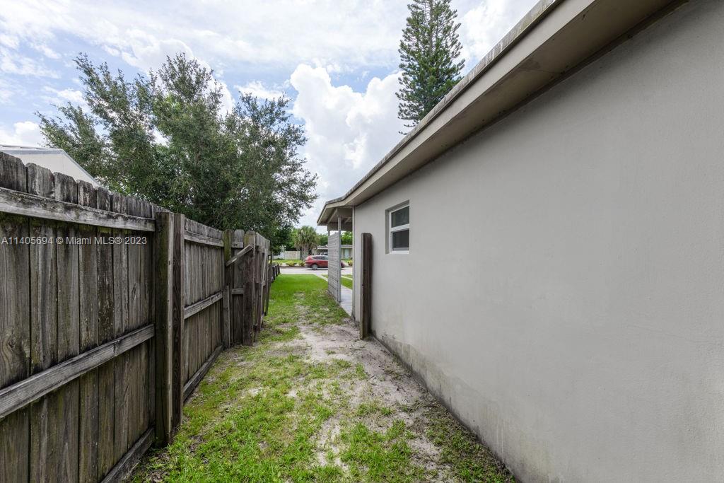 250 SW Airoso Blvd, Port St. Lucie