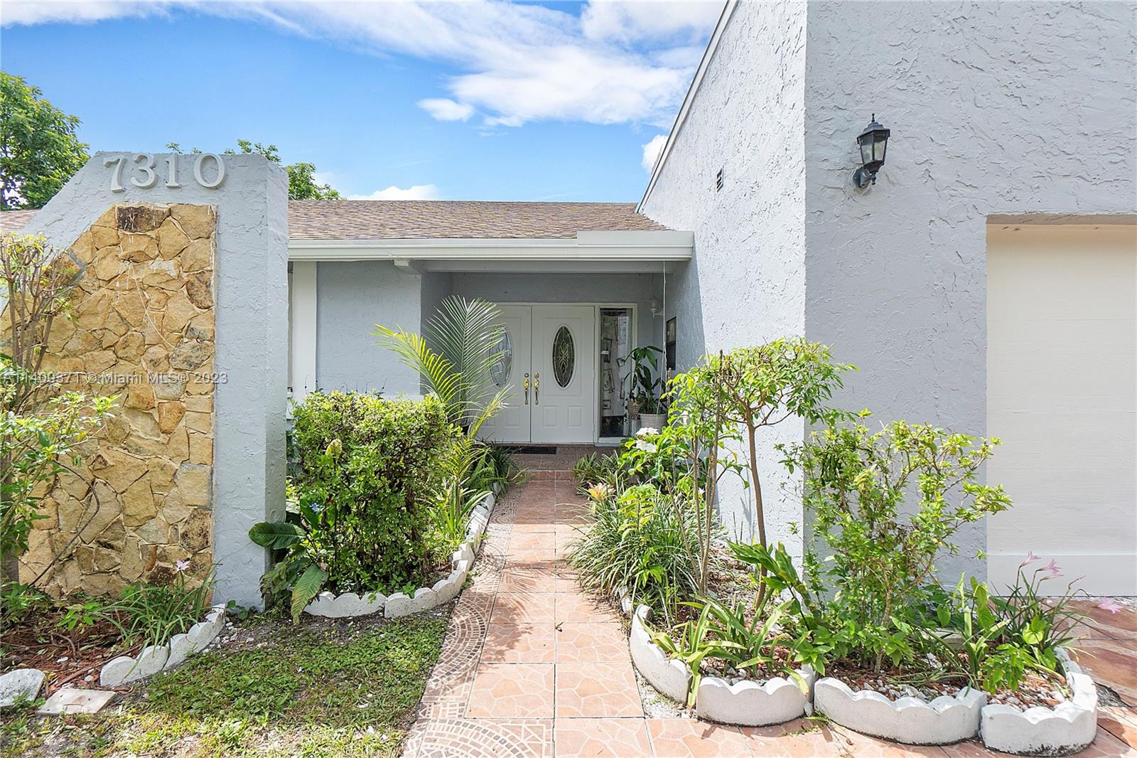 7310 NW 44th Ct