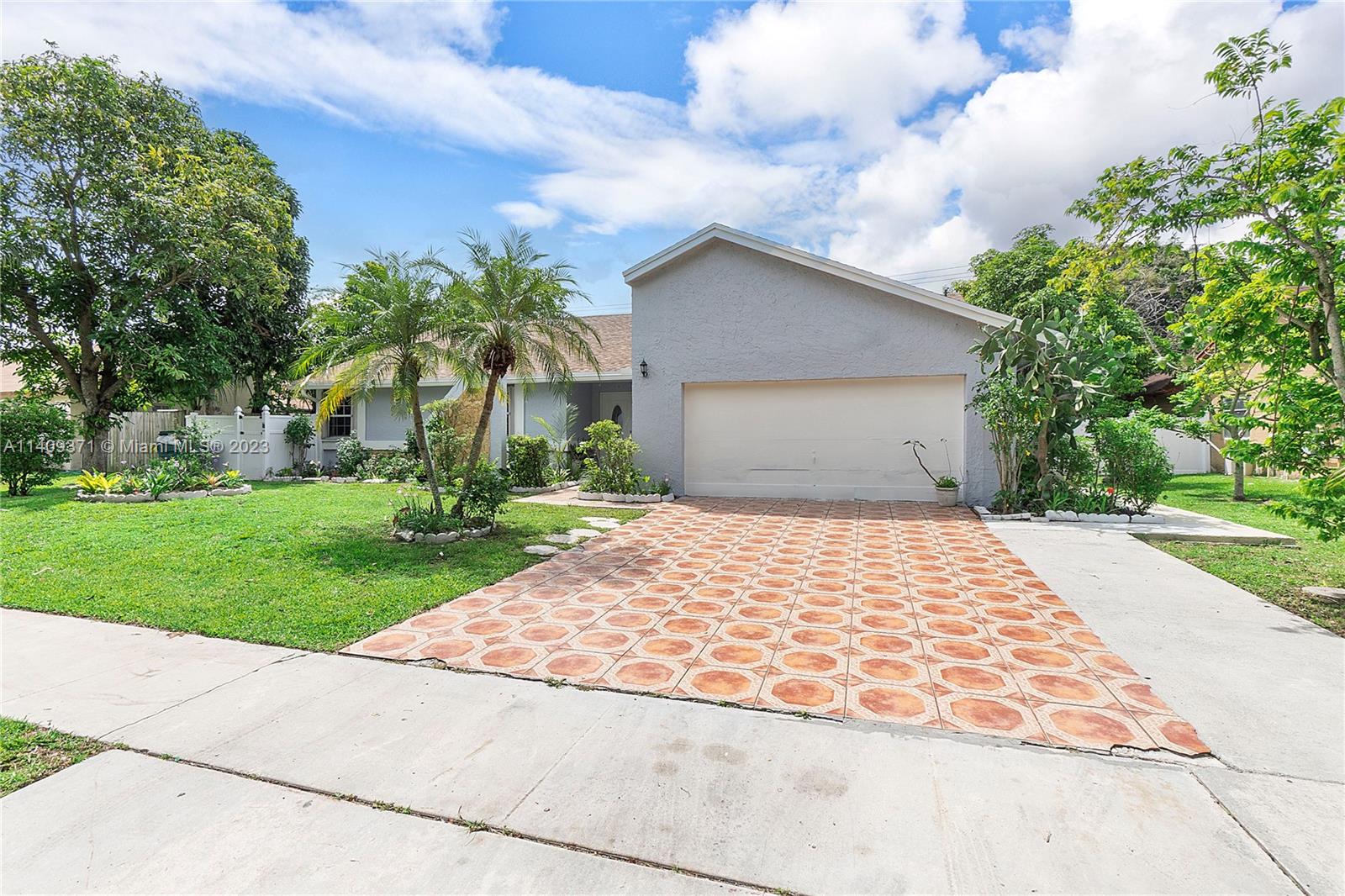 7310 NW 44th Ct