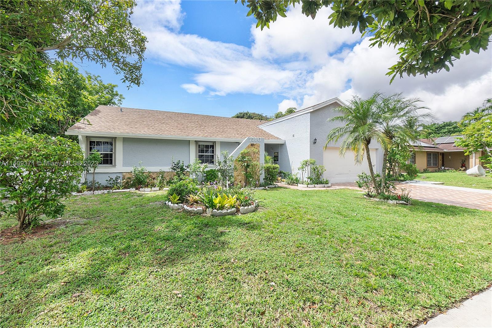 7310 NW 44th Ct