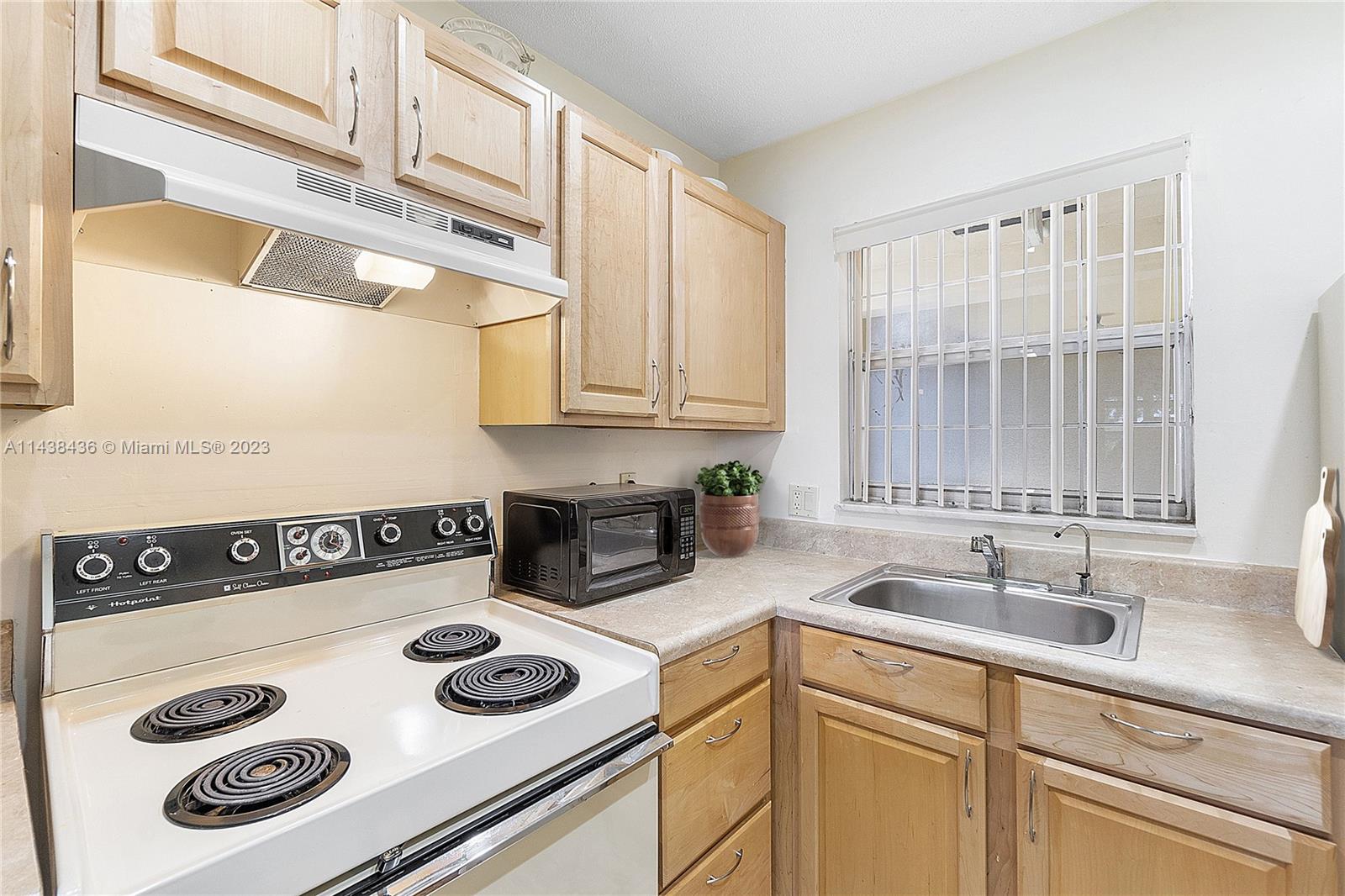 2950 W Sunrise Lakes Dr Unit: 307