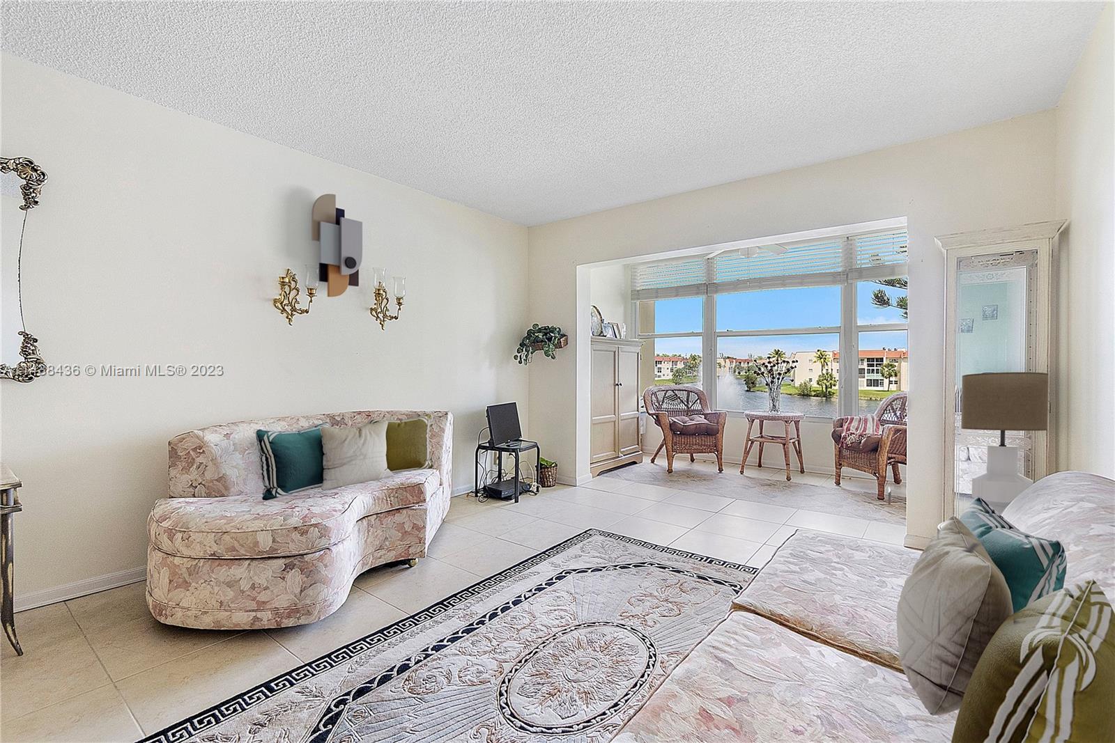 2950 W Sunrise Lakes Dr Unit: 307