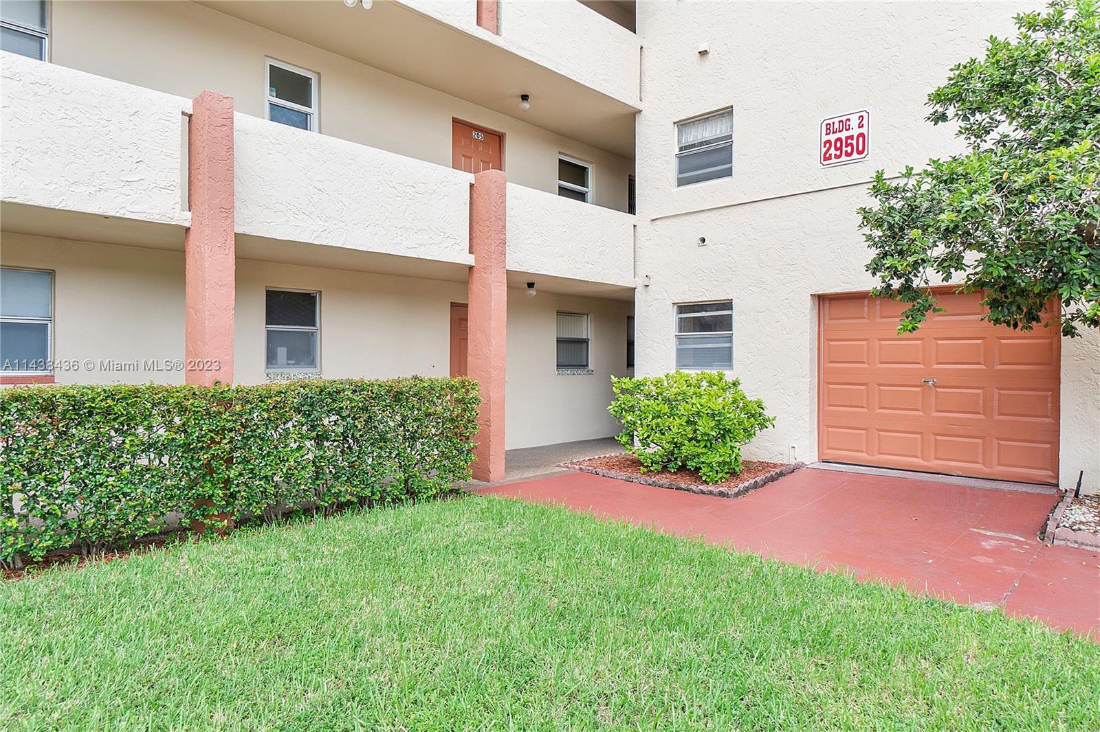 2950 W Sunrise Lakes Dr Unit: 307