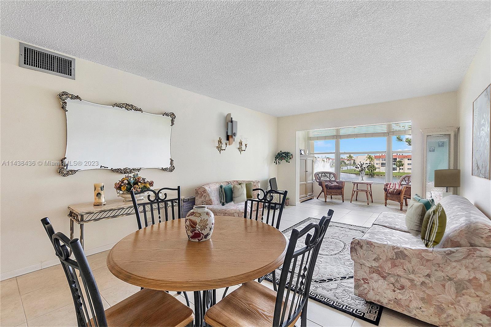 2950 W Sunrise Lakes Dr Unit: 307