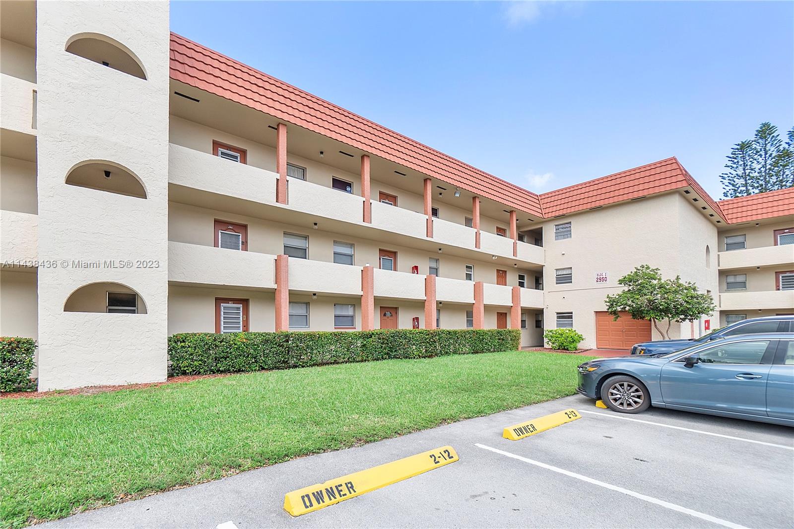 2950 W Sunrise Lakes Dr Unit: 307