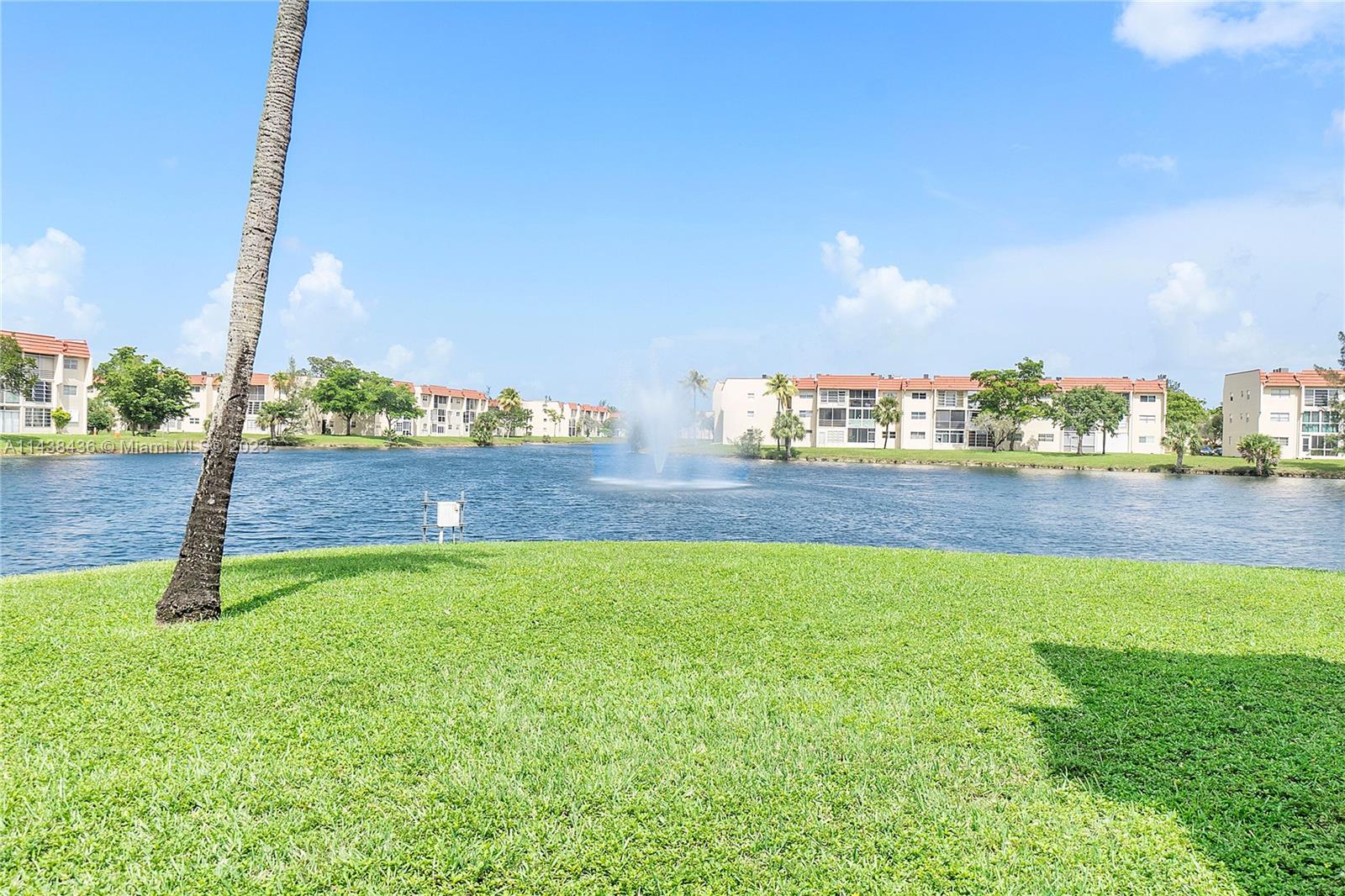 2950 W Sunrise Lakes Dr Unit: 307