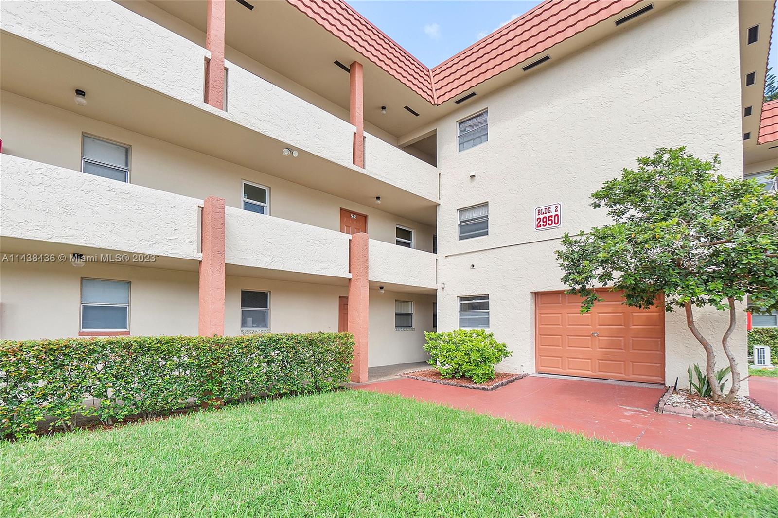 2950 W Sunrise Lakes Dr Unit: 307