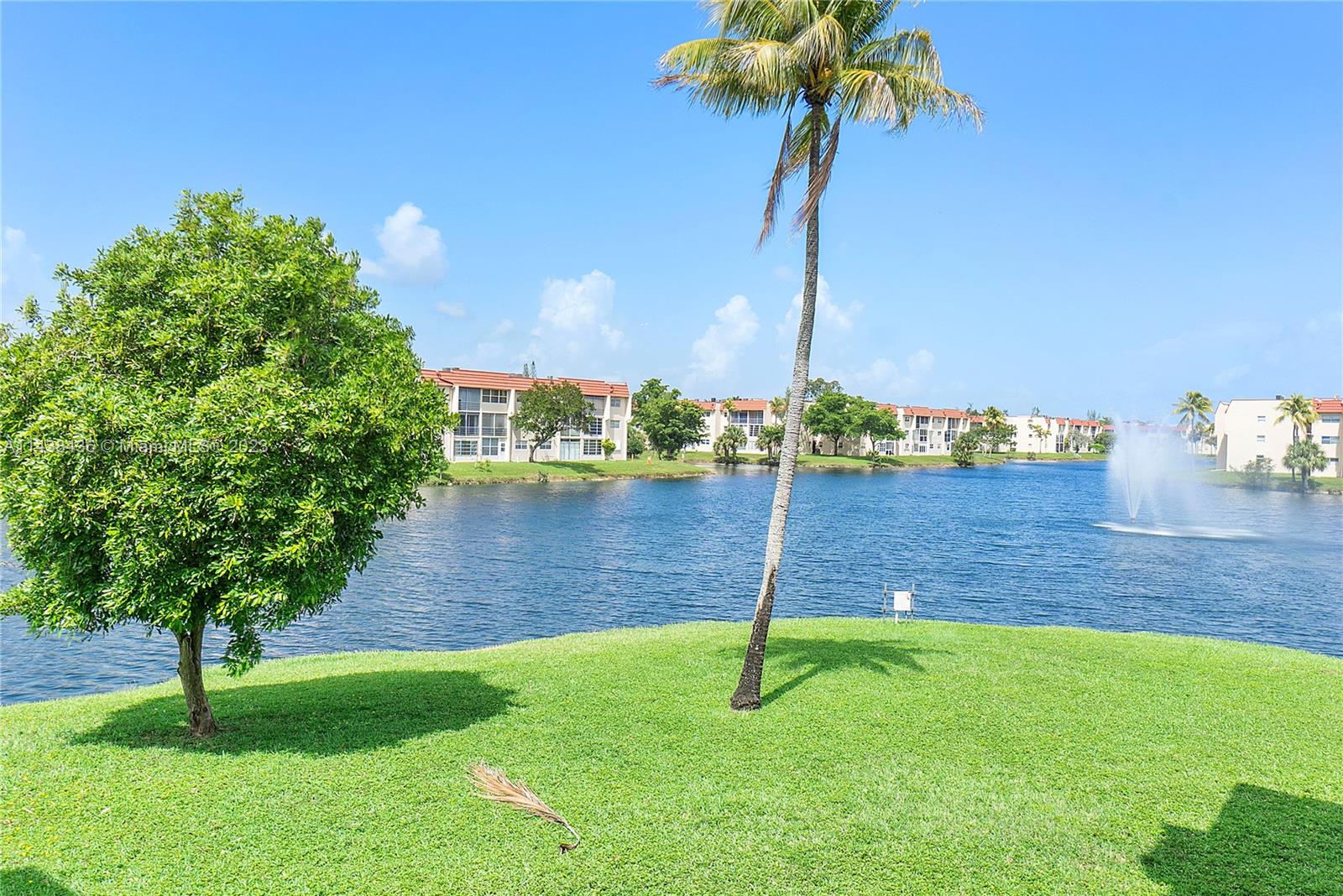2950 W Sunrise Lakes Dr Unit: 307