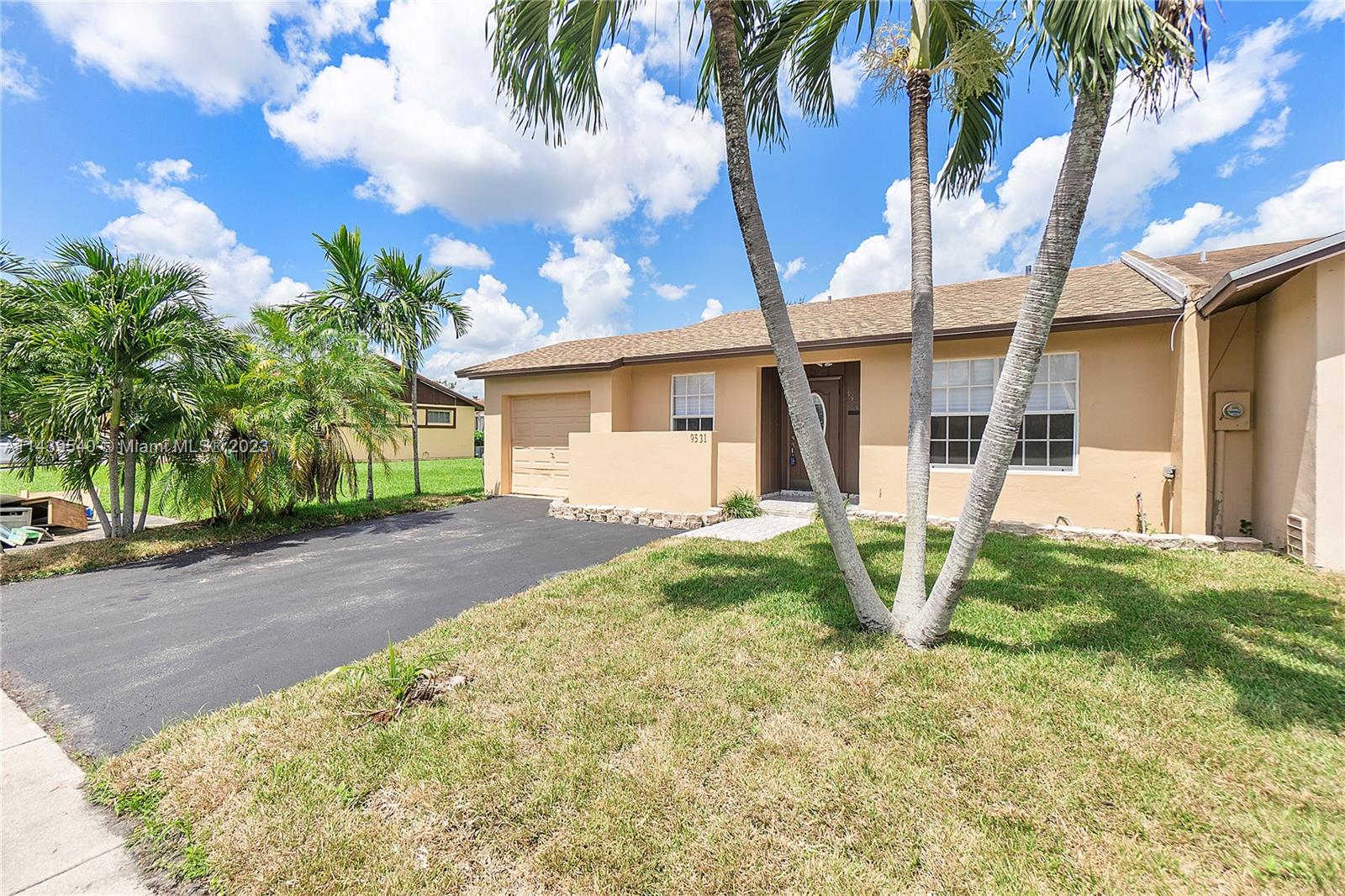 9531 W Fern Ln
