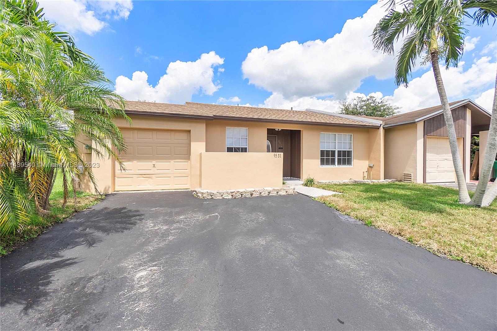 9531 W Fern Ln