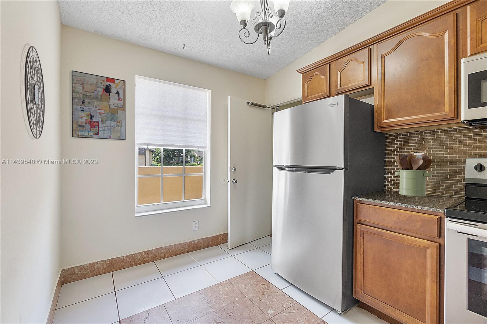 9531 W Fern Ln