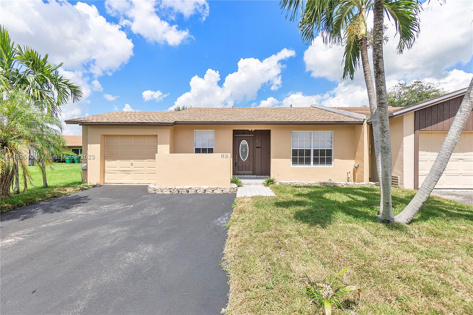 9531 W Fern Ln