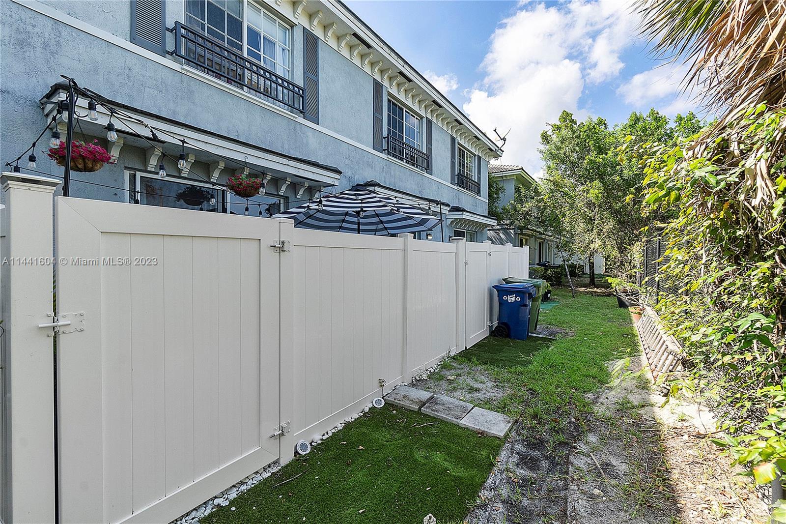 1366 NW 34th Way