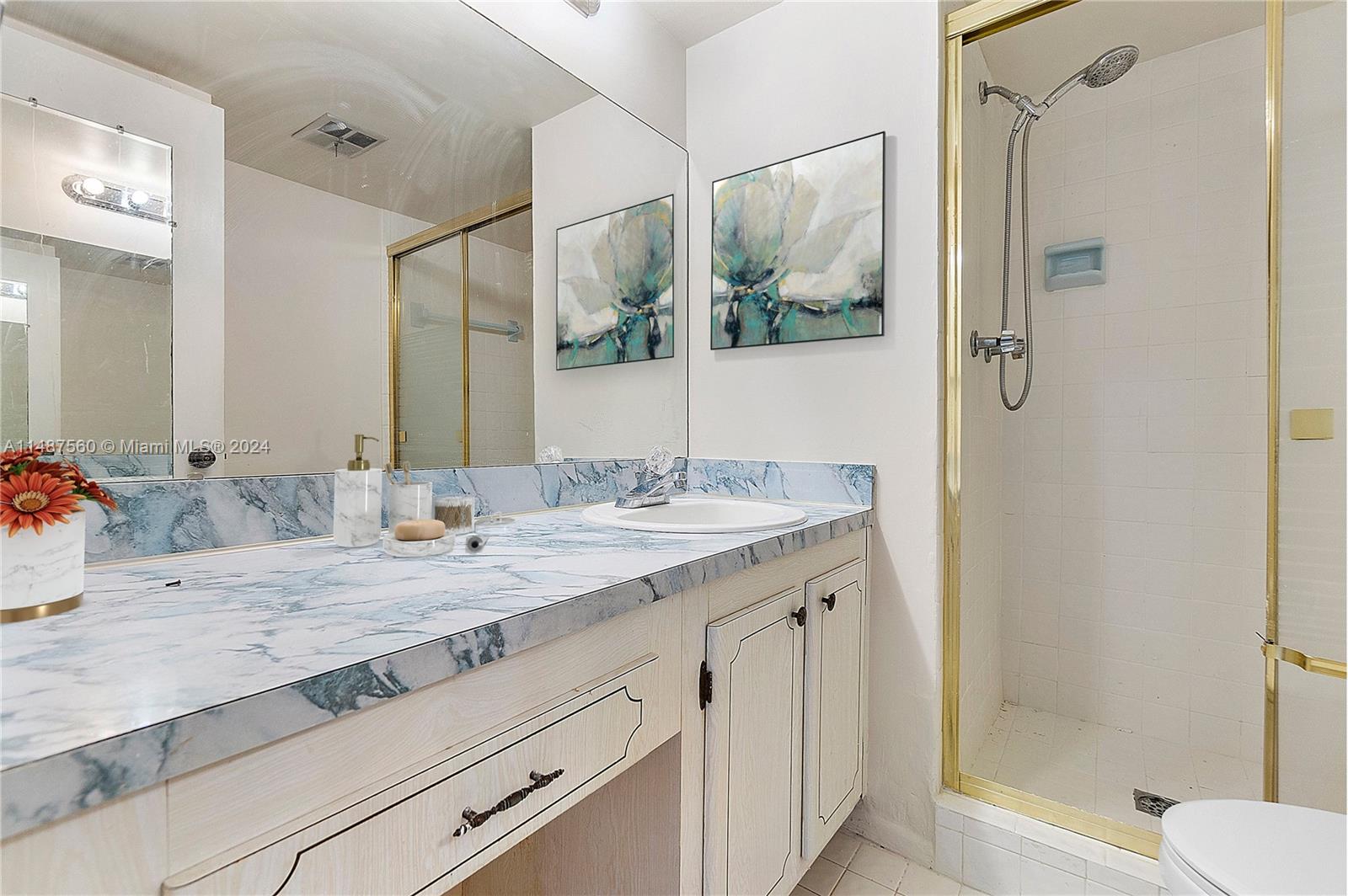 2871 E Sunrise Lakes Dr Unit: 211