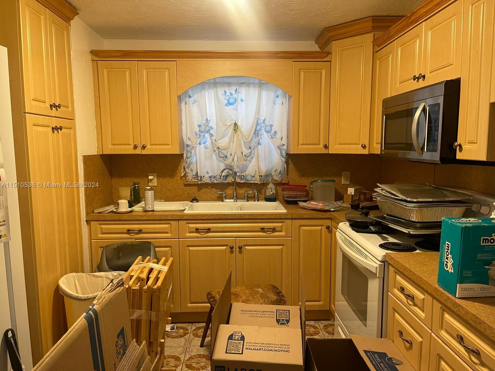 1770 NW 35th Way