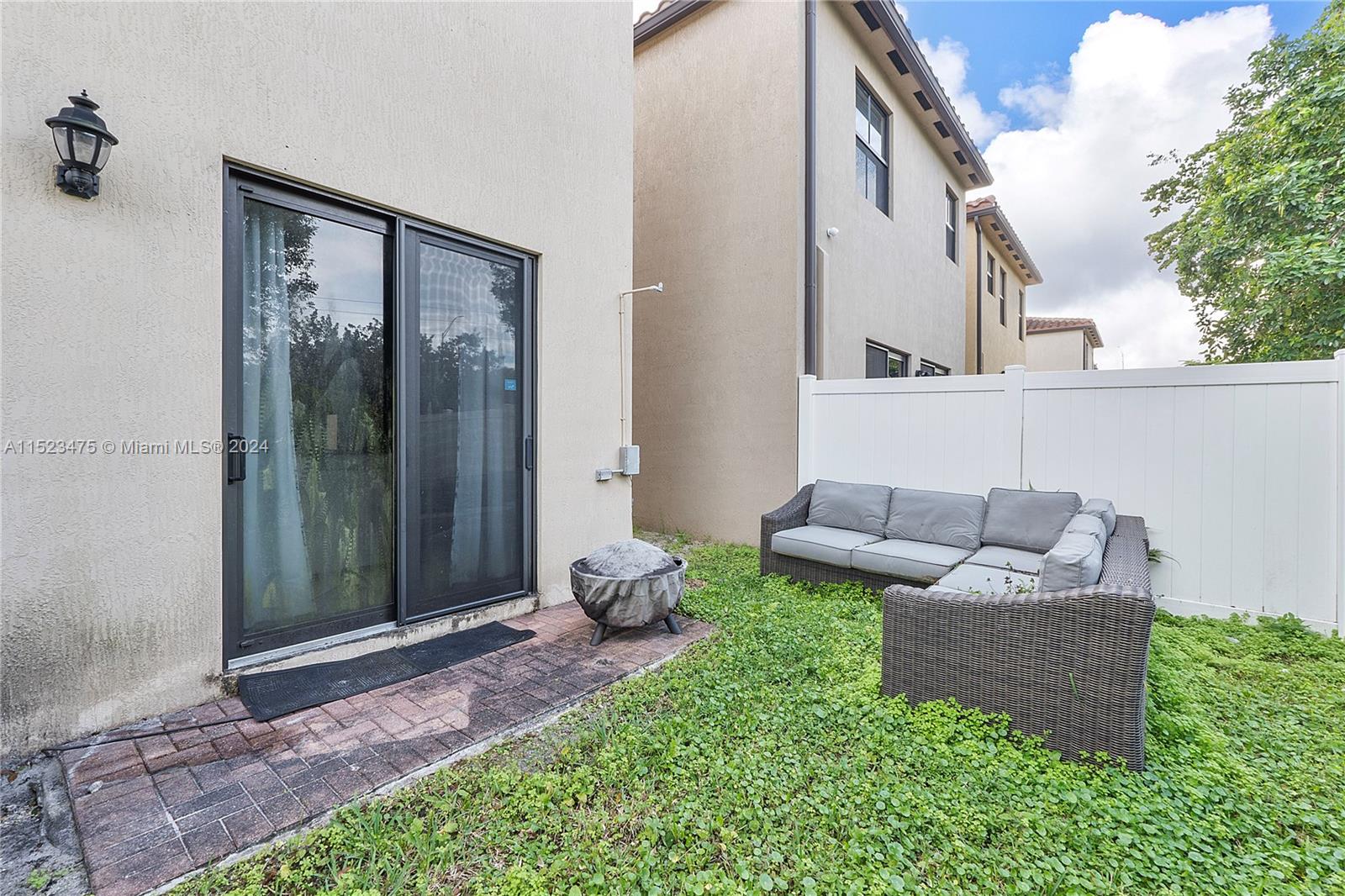 4939 NW 55th Pl