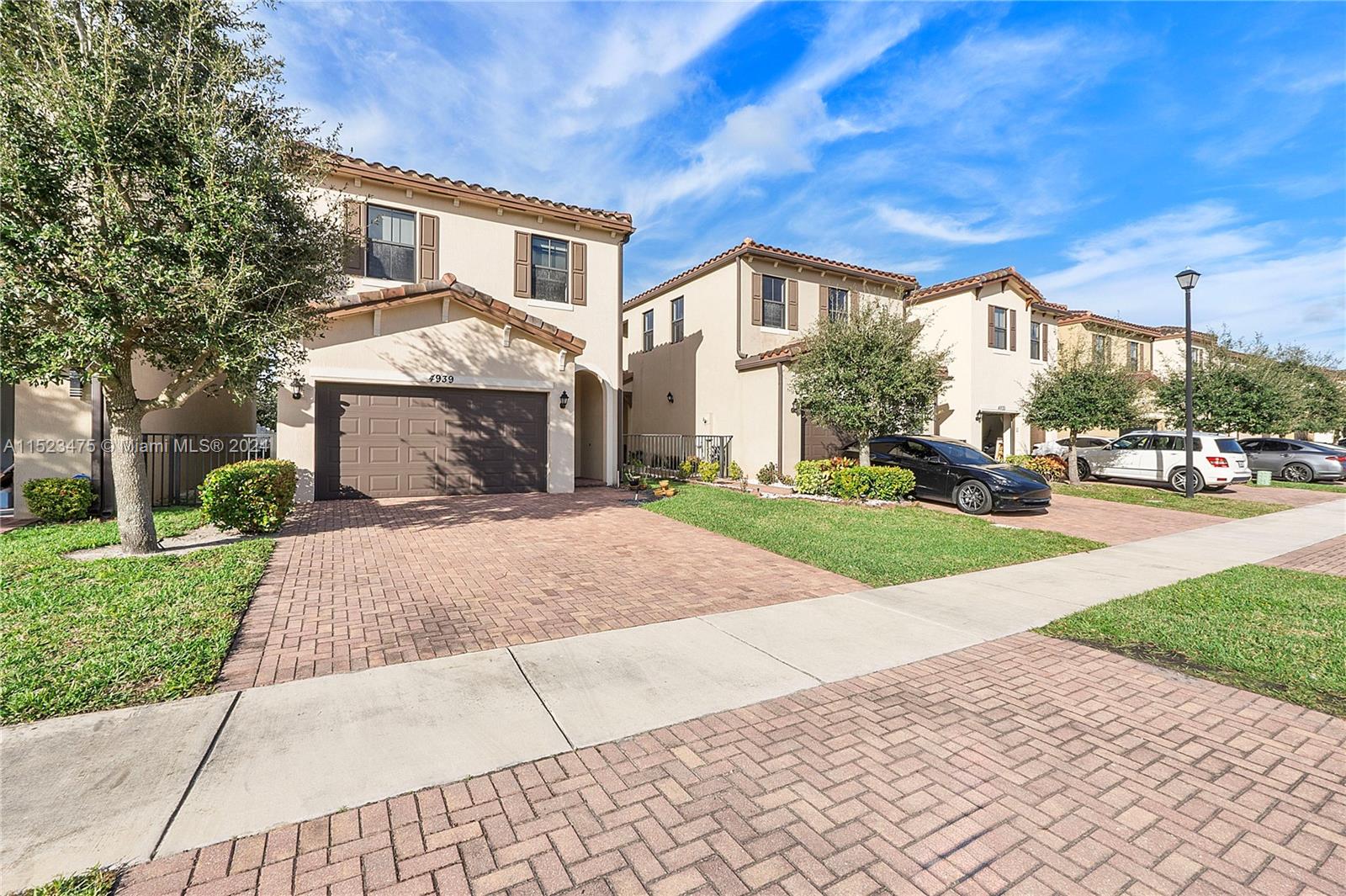 4939 NW 55th Pl