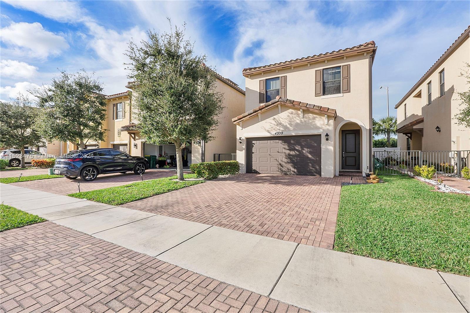 4939 NW 55th Pl