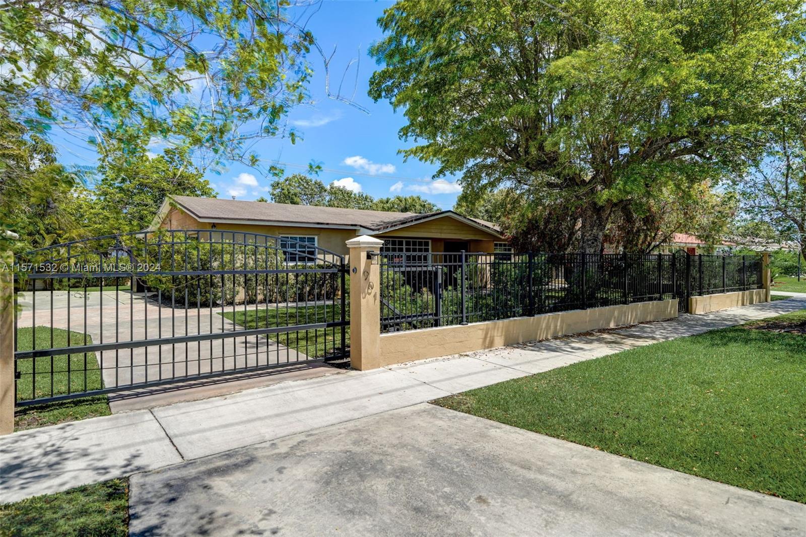901 SW 102nd Ave