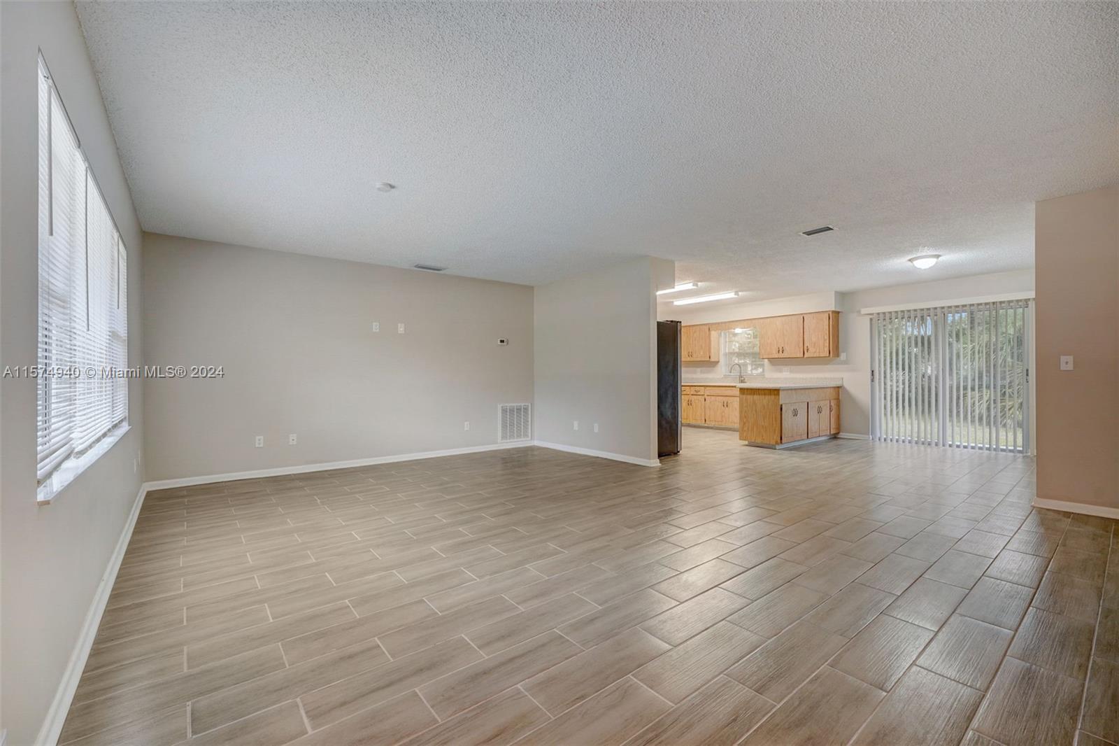 8795 98th Ct