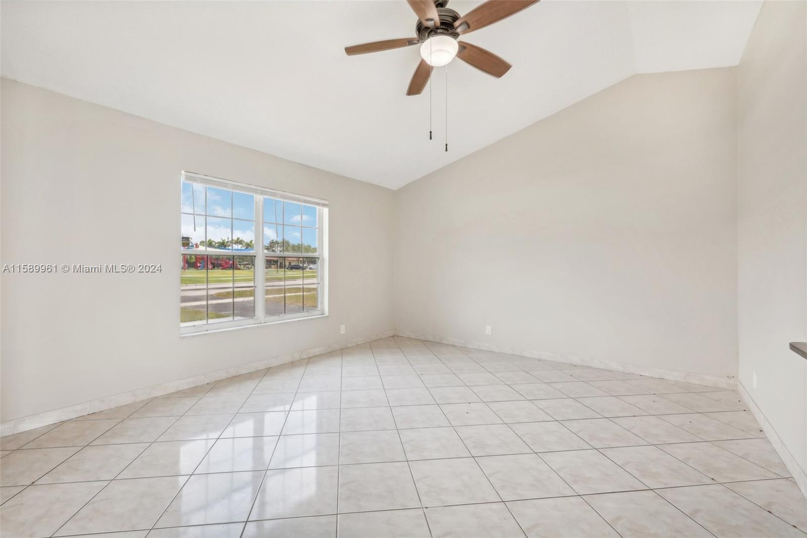 5575 SW 8th Ct