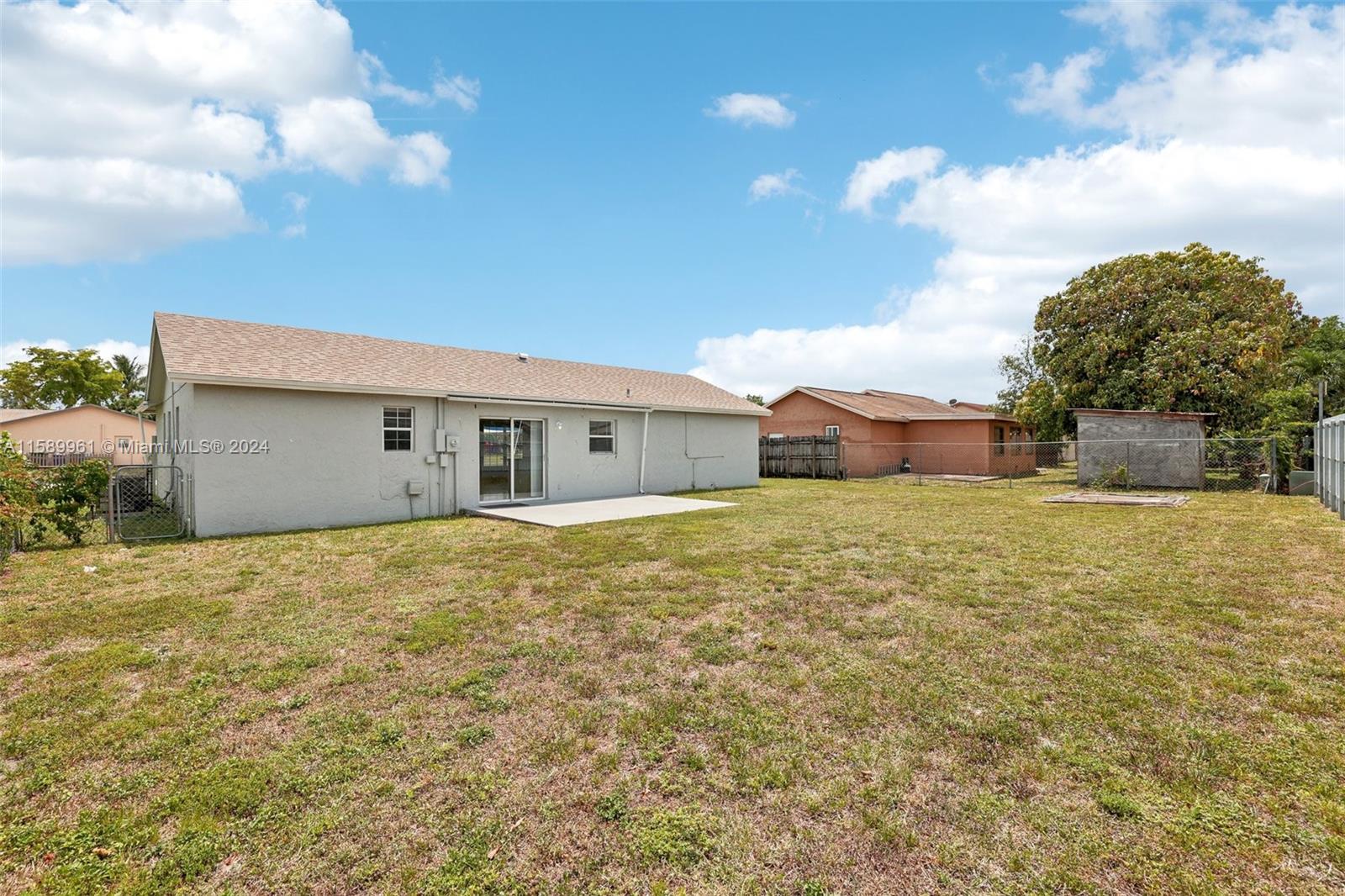 5575 SW 8th Ct
