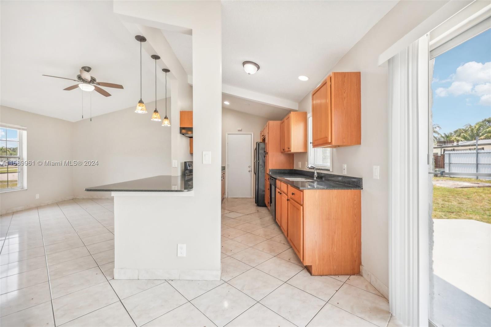5575 SW 8th Ct