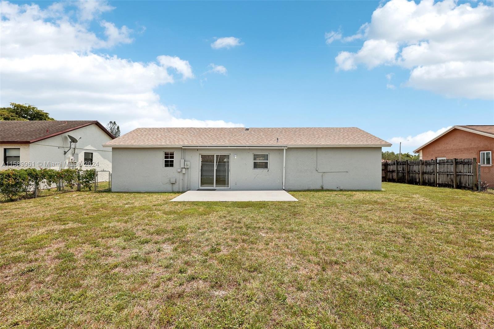 5575 SW 8th Ct
