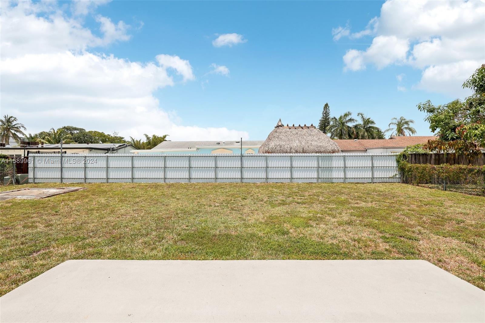 5575 SW 8th Ct