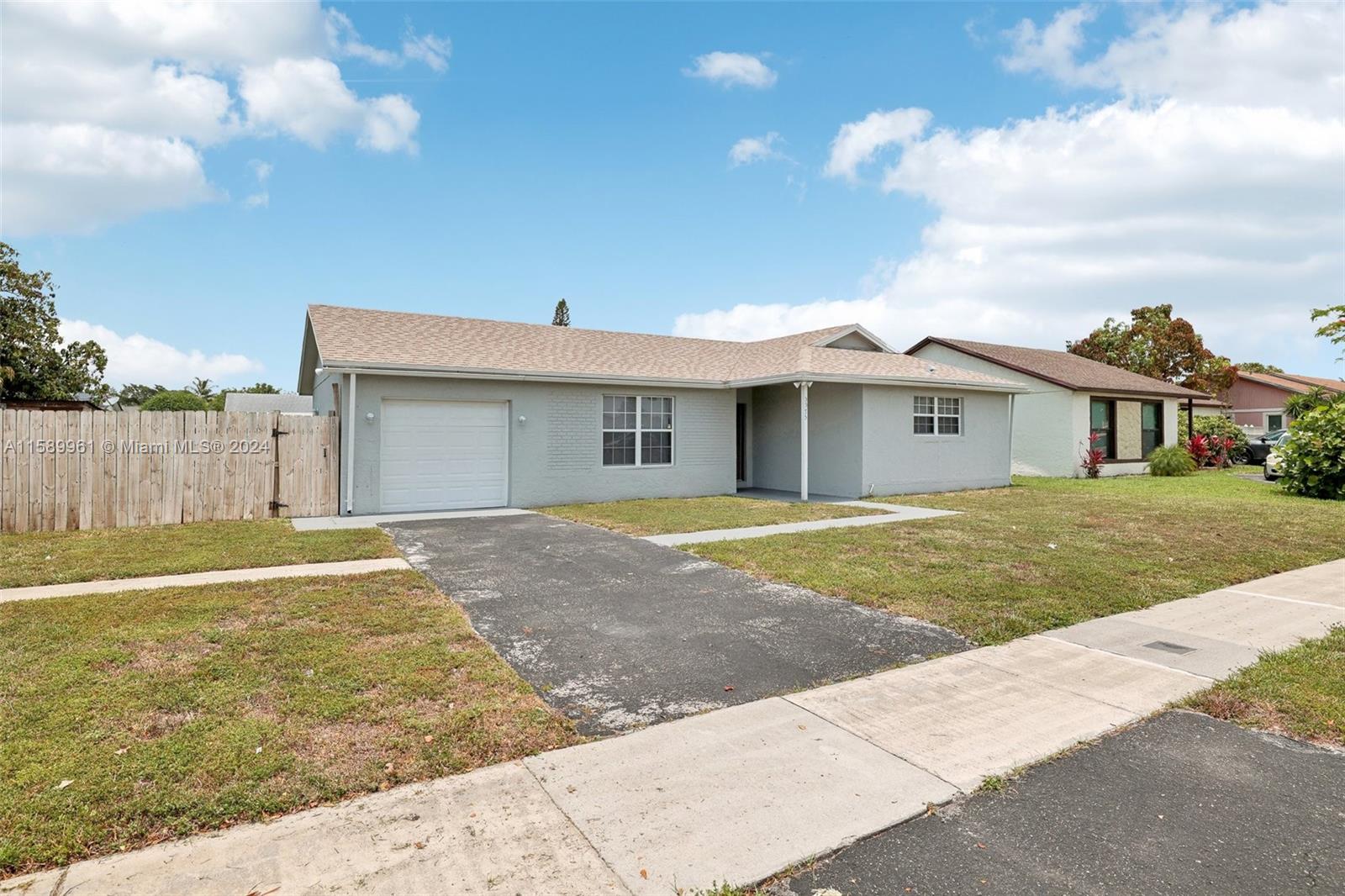 5575 SW 8th Ct