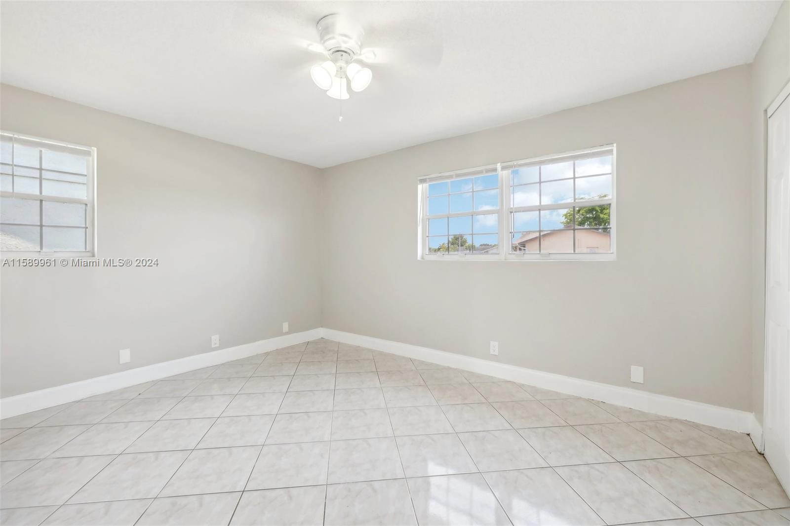 5575 SW 8th Ct