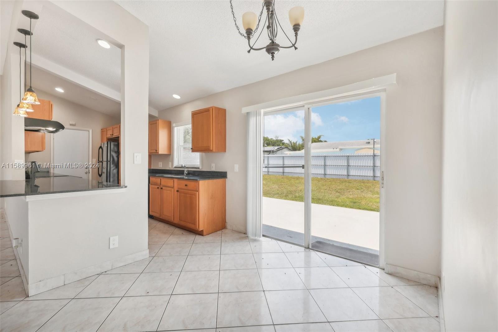 5575 SW 8th Ct