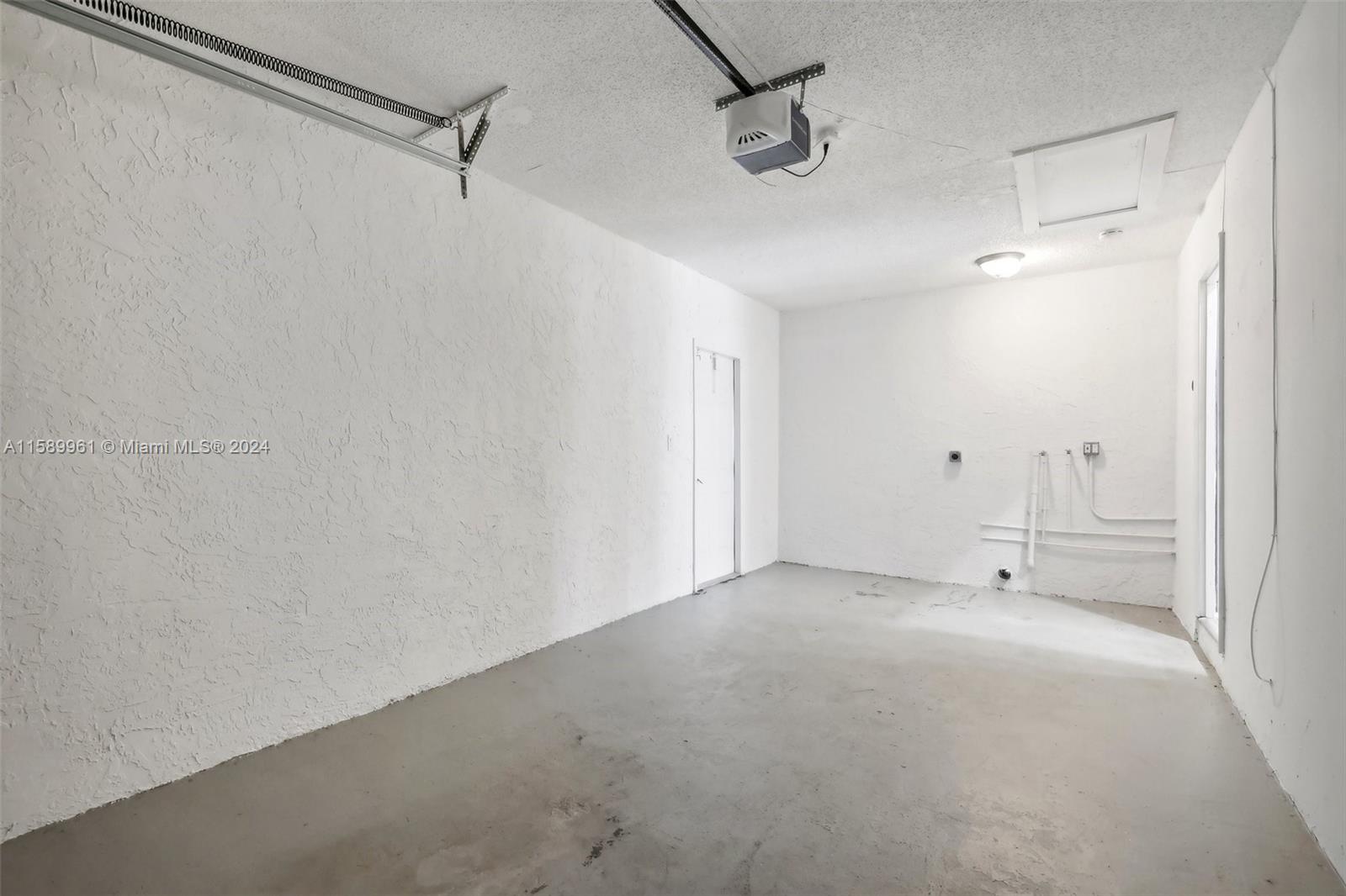 5575 SW 8th Ct