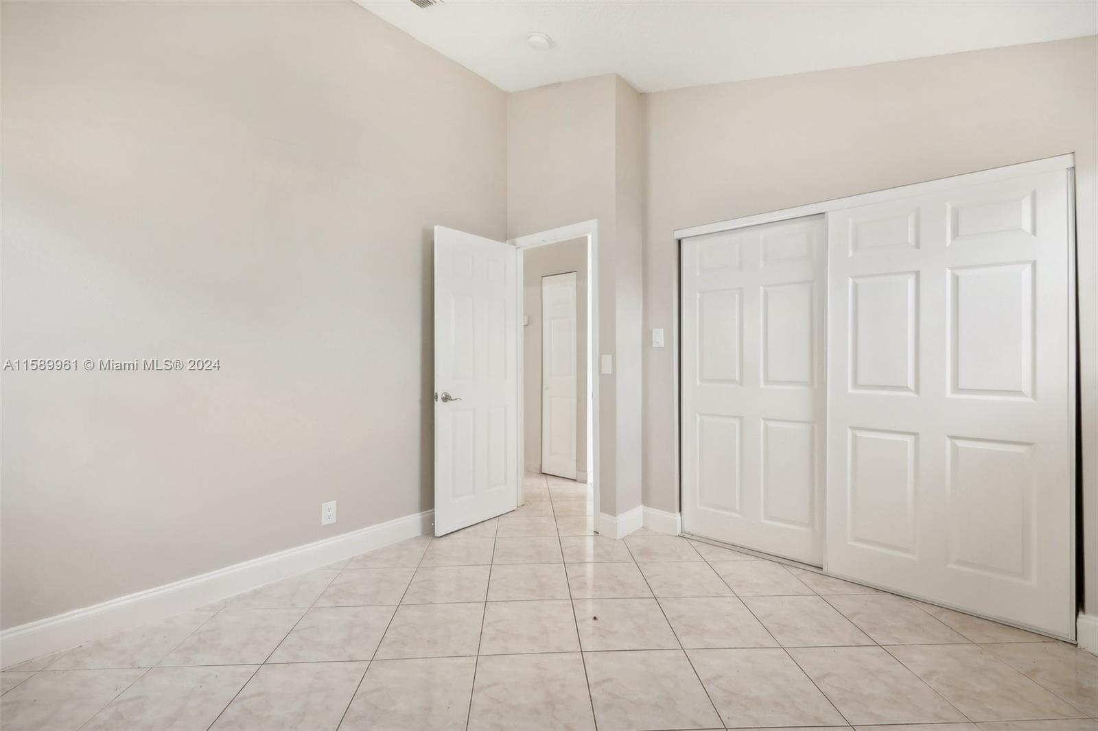 5575 SW 8th Ct