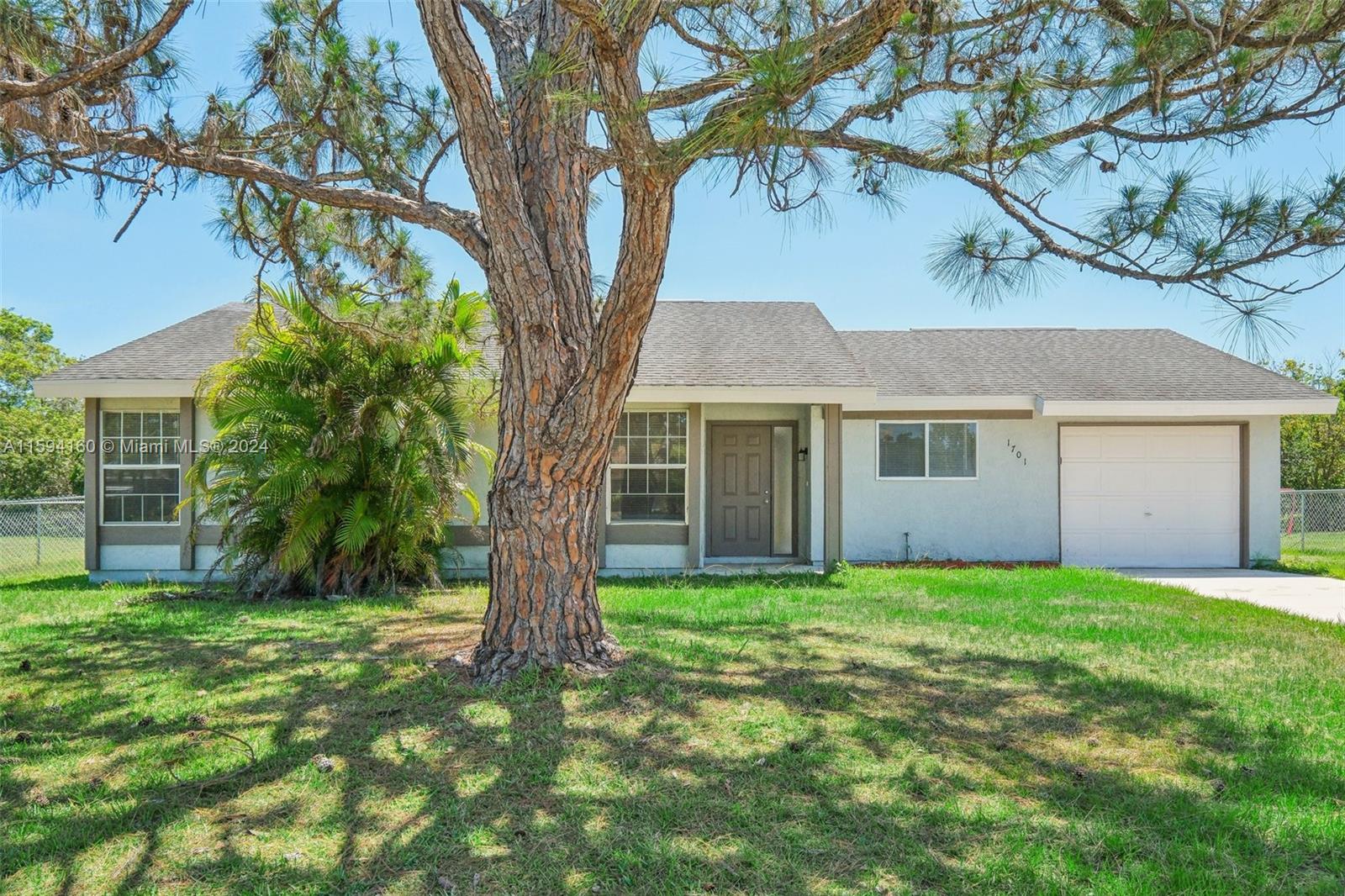1701 SE Cascella Ct, Port St. Lucie