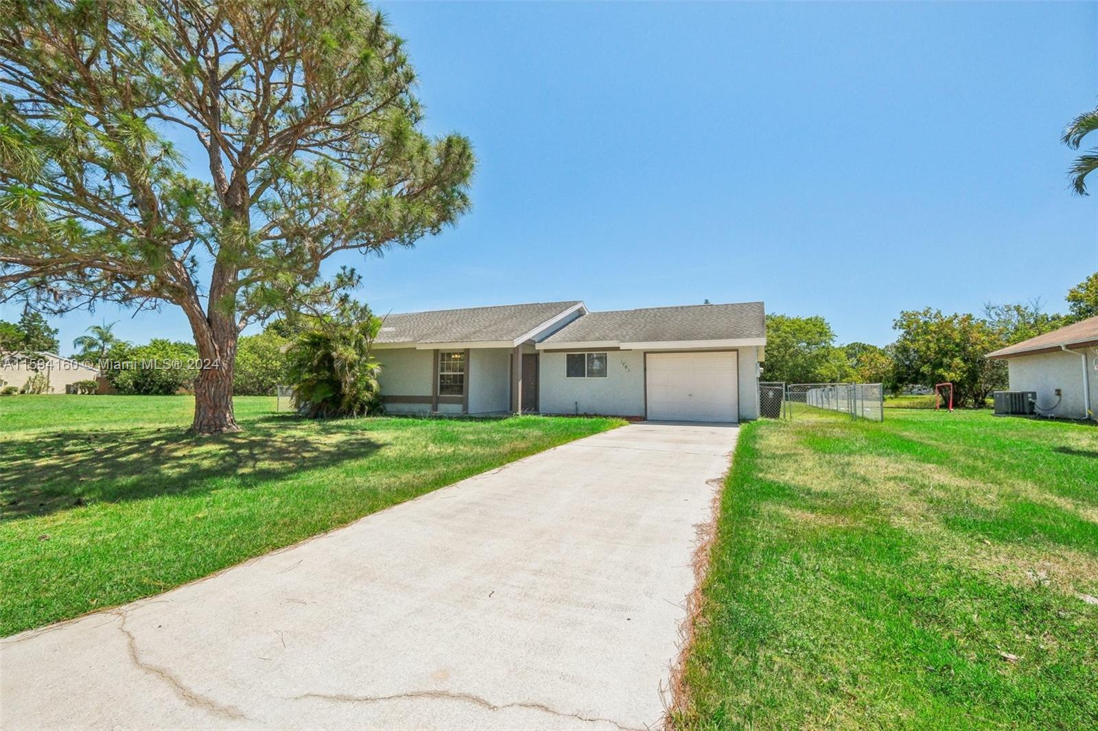 1701 SE Cascella Ct, Port St. Lucie