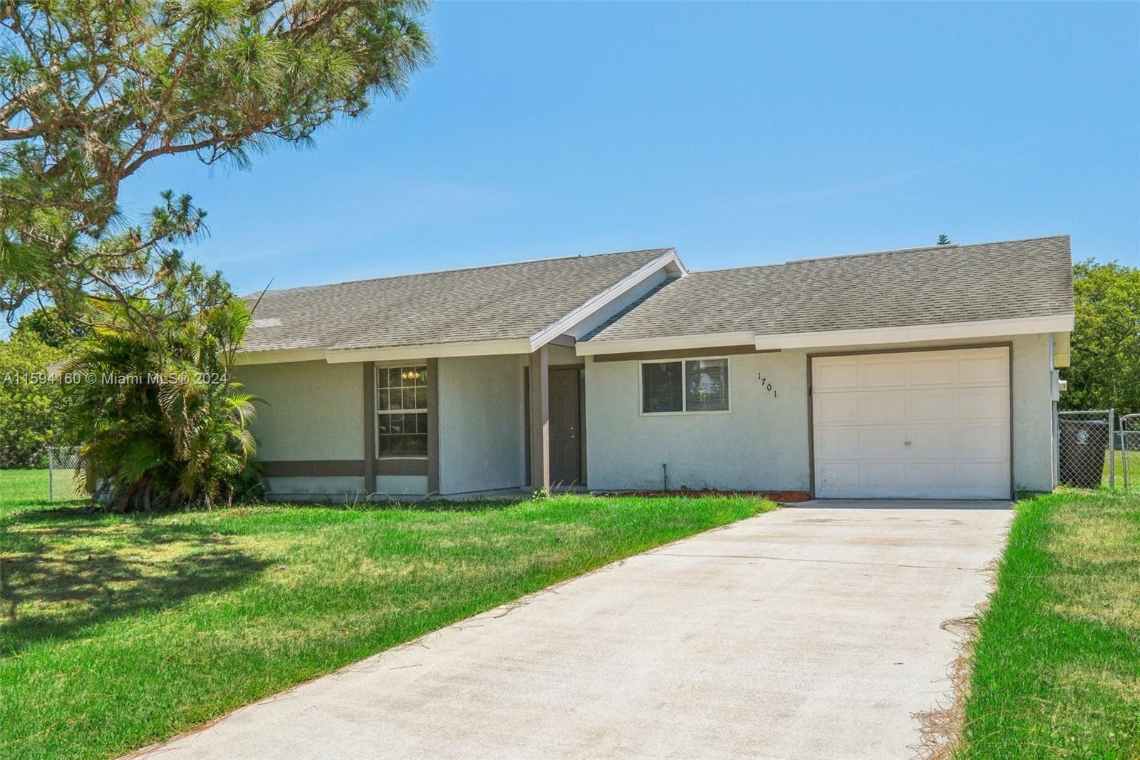 1701 SE Cascella Ct, Port St. Lucie