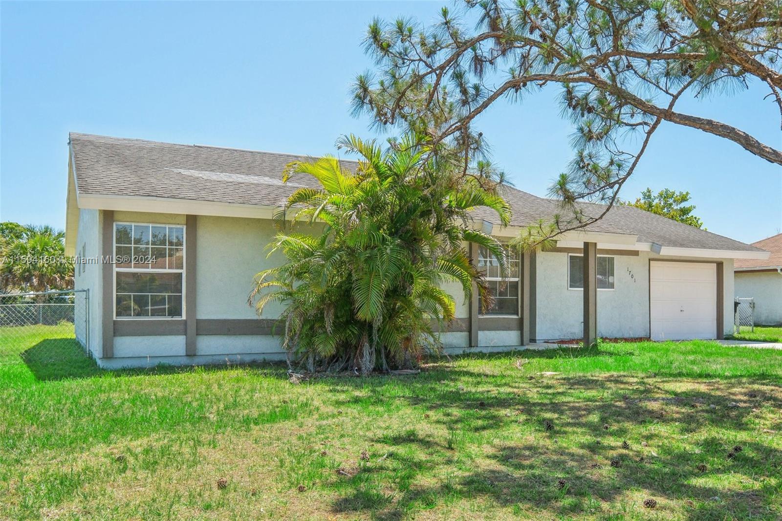 1701 SE Cascella Ct, Port St. Lucie