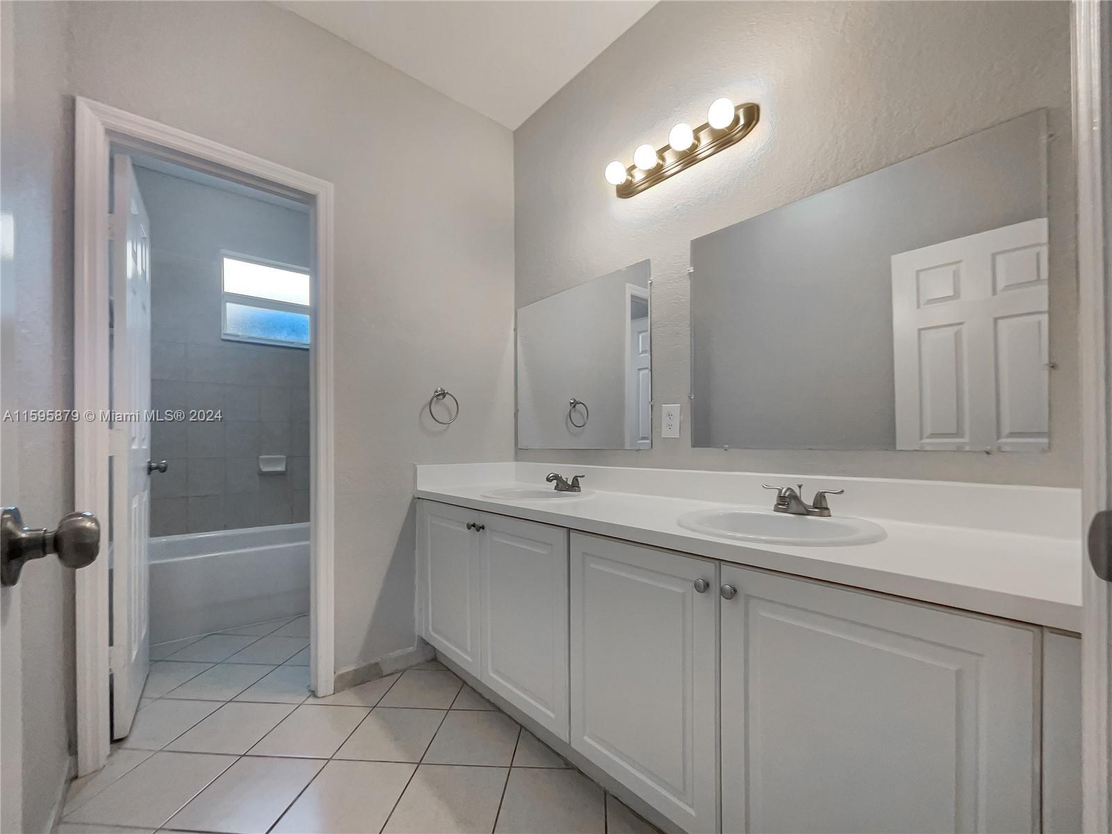 394 NE 36th Avenue Rd