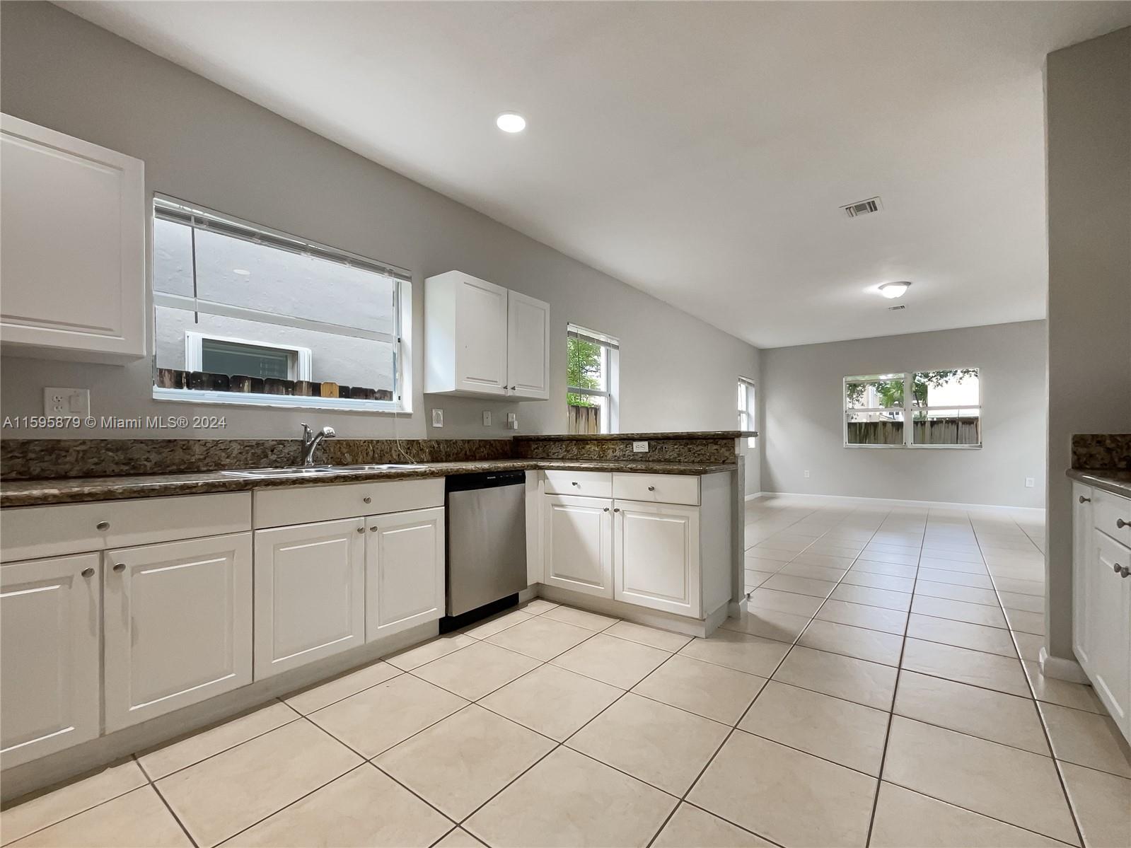 394 NE 36th Avenue Rd