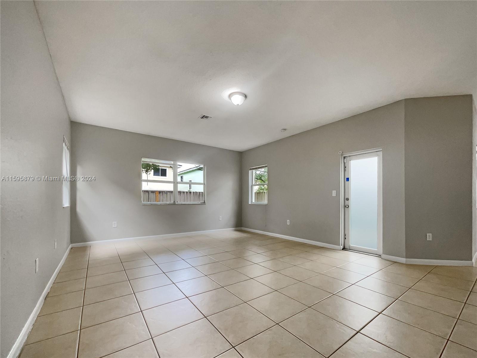 394 NE 36th Avenue Rd
