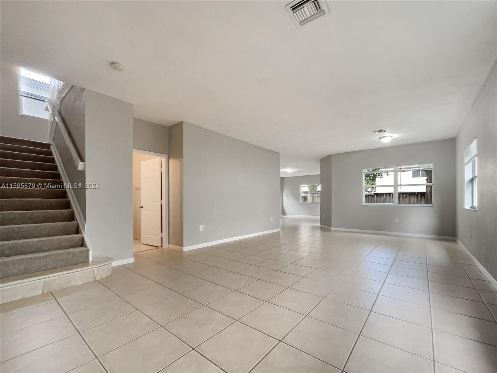 394 NE 36th Avenue Rd