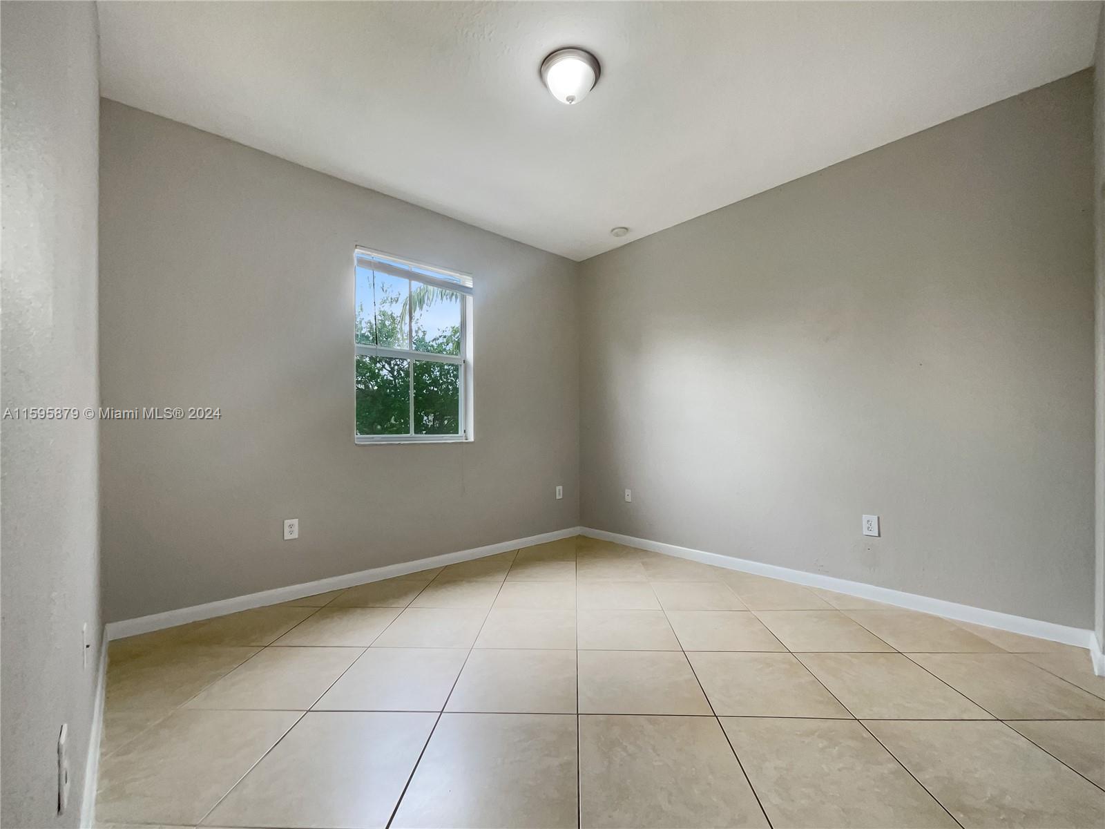 394 NE 36th Avenue Rd